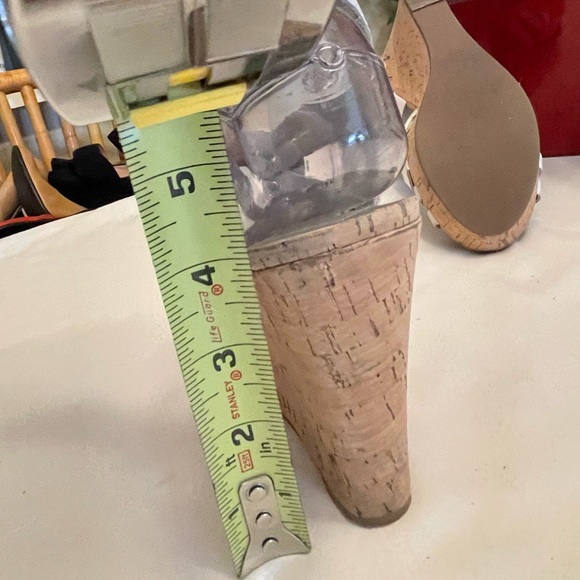 ***SALE - Guess White Wedge Sandals - 7 - Picture 4 of 9